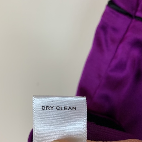 Banana Republic Sleeveless Silk  Lace V- Neck Blouse With Tie- 6 - Picture 11 of 11